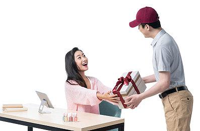 莫比斯风格游戏《沙贝》实机演示 无尽沙丘中解谜探险